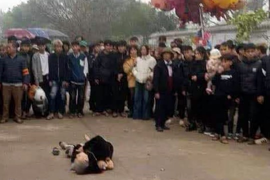 Thiếu niên bị đâm nhập viện tại lễ hội chùa Đậu