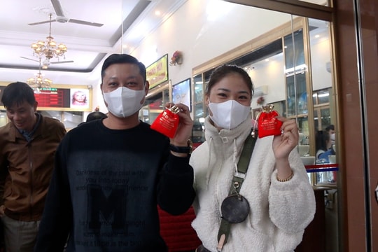 TP. Vinh: Vàng nhẫn được 'săn đón' trong ngày vía thần Tài