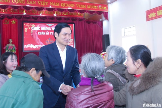 Nghệ An làm tốt công tác tư tưởng để tạo sức bật mới