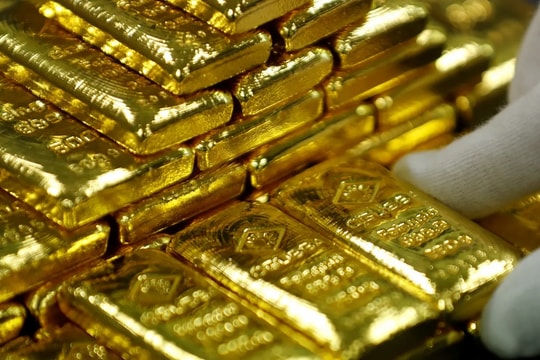 Giá vàng hôm nay 12/2/2025: Giá vàng trong nước và thế giới giảm mạnh do hoạt động chốt lời