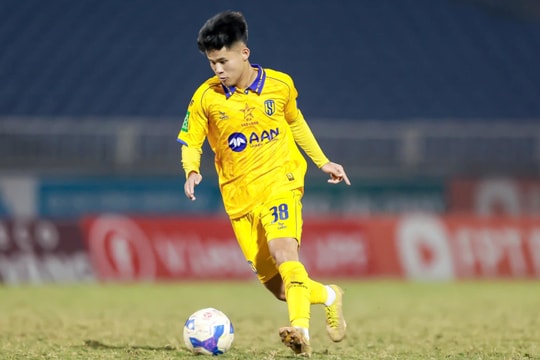 Lê Đình Long Vũ là chân ái bên cánh phải
