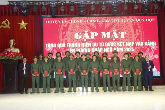 Huyện Quỳ Hợp gặp mặt 192 tân binh trước ngày lên đường nhập ngũ