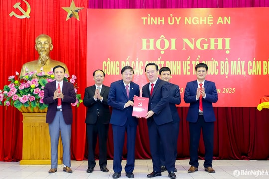 Đồng chí Lê Hồng Vinh được chỉ định giữ chức Bí thư Đảng ủy UBND tỉnh Nghệ An