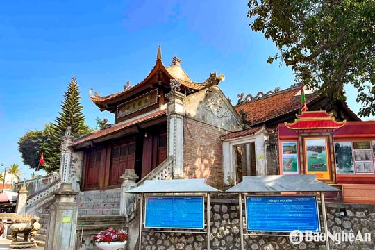 Phục chế gần 620 trang tài liệu Hán Nôm về Đền Cờn