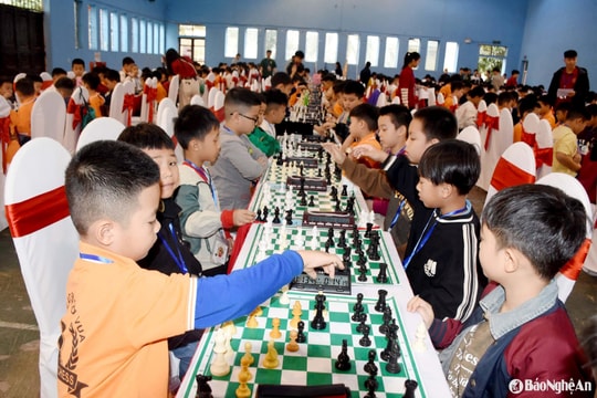 Hơn 340 kỳ thủ tham dự Giải cờ vua 'Phượng Hoàng Trung Đô' lần thứ 2