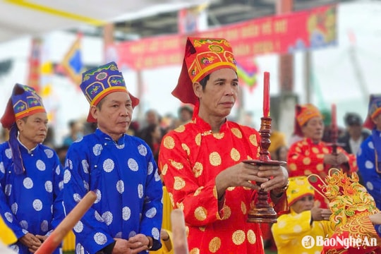 Ngư dân Diễn Châu tưng bừng khai hội cầu ngư, mở cửa biển