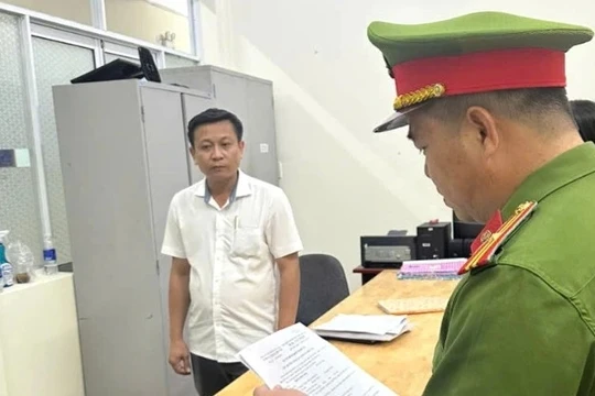 Cán bộ địa chính 'bảo kê' xây dựng trái phép, cản trở tiến độ cao tốc