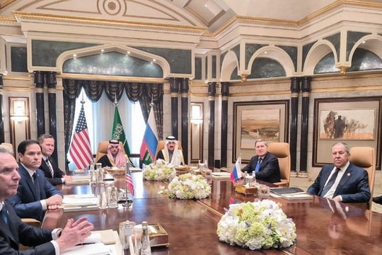 Mỹ và Nga nhất trí xây dựng lộ trình chấm dứt xung đột ở Ukraine sau 4,5 giờ hội đàm