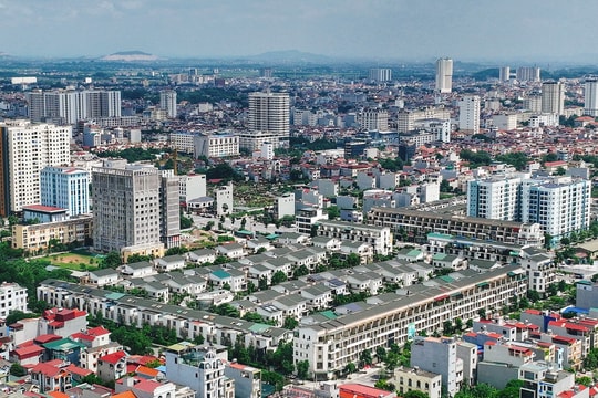 Bộ Chính trị: Nghiên cứu sáp nhập một số tỉnh, bỏ đơn vị hành chính cấp huyện