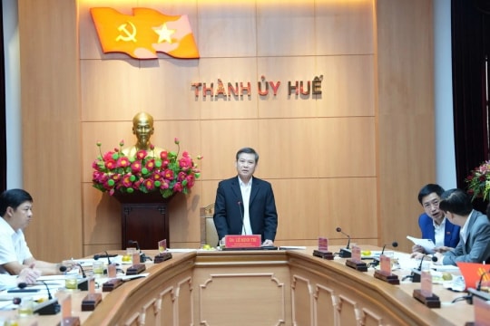 Công bố quyết định kiểm tra của Bộ Chính trị đối với 4 Ban Thường vụ