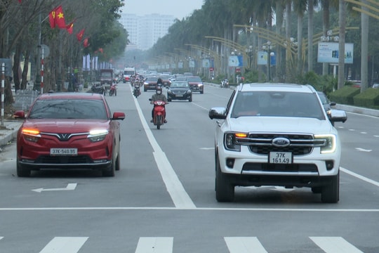 Thành phố Vinh: Hệ thống biển báo, vạch kẻ đường gây khó cho người tham gia giao thông