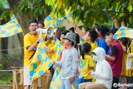Cổ động viên tiếp lửa, thưởng lớn cho U19 Sông Lam Nghệ An