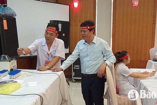 Hiến máu tình nguyện nhân Kỷ niệm 70 năm ngày Thầy thuốc Việt Nam