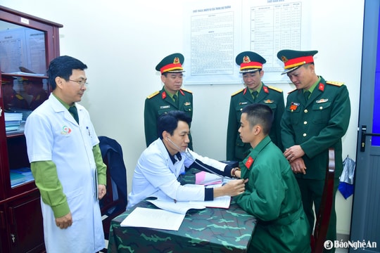 Nghệ An khám phúc tra sức khỏe cho 230 chiến sĩ mới nhập ngũ năm 2024