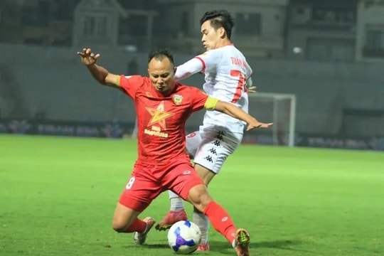 V-League 2024/25 không còn đội bóng nào bất bại; Man Utd may mắn thủ hòa Everton