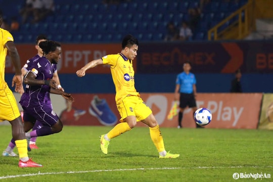 Sông Lam Nghệ An và cuộc chiến cam go tại V.League 2024/2025