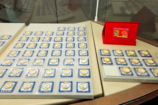 Giá vàng chiều nay 25/2/2025: Giá vàng trong nước, thế giới ngừng tăng, có dấu hiệu giảm