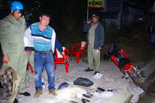 Khởi tố chủ tịch hội nông dân xã cướp tài sản nhà phó chủ tịch HĐND