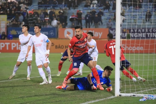 Thể Công Viettel nhận án phạt trước trận đấu với Nam Định; Hé lộ tiền bồi thường MU trả nếu sa thải Ruben Amorim