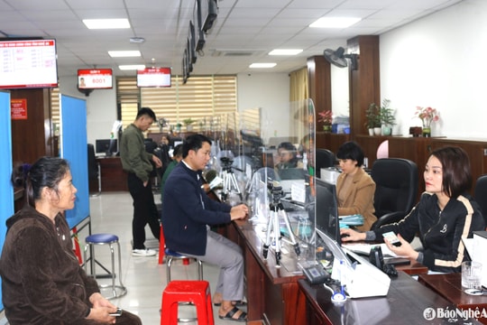 Nghệ An: Chỉ tiếp nhận cấp đổi, cấp lại giấy phép lái xe còn giá trị sử dụng dưới 15 ngày