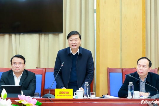 Chủ tịch UBND tỉnh Nghệ An Lê Hồng Vinh làm việc với đoàn công tác Ngân hàng Thế giới