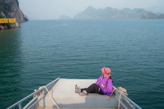 'Vịnh Hạ Long trên cạn' hút khách