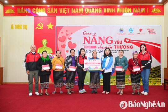 Hội Phụ nữ tỉnh Nghệ An tổ chức Chương trình 'Giao nắng, chuyển yêu thương' tại 2 huyện Quế Phong và Kỳ Sơn