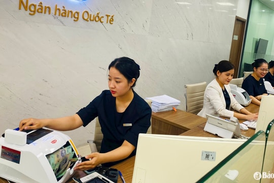 Ngân hàng giảm lãi suất để hỗ trợ khách hàng, kích cầu tín dụng