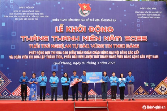 Lần đầu tiên Nghệ An ra mắt đội hình "Bình dân học vụ số"