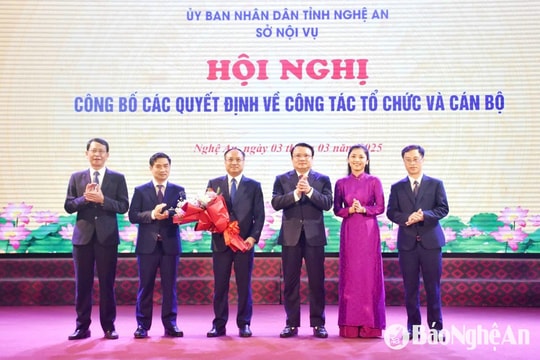Sở Nội vụ Nghệ An công bố quyết định tổ chức bộ máy và công tác cán bộ