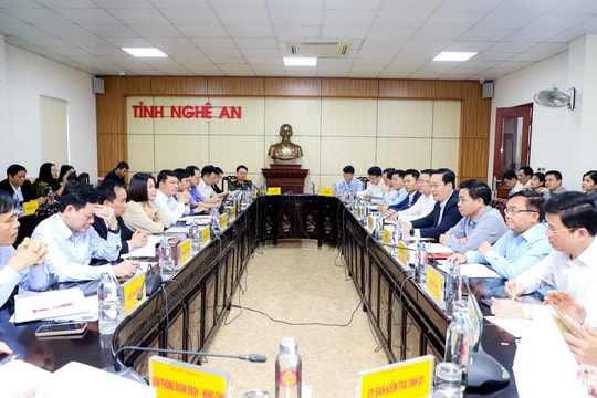 Bí thư Tỉnh ủy Nghệ An Nguyễn Đức Trung tiếp công dân định kỳ tháng 3/2025