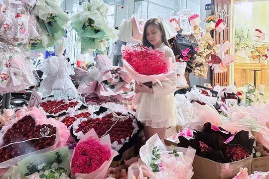 Đa dạng thị trường hoa tươi, quà tặng 8/3 ở Nghệ An