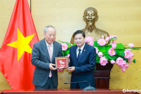 Chủ tịch UBND tỉnh Nghệ An Lê Hồng Vinh làm việc với lãnh đạo tập đoàn lớn tốp 500 thế giới