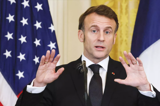 Ông Medvedev dự đoán thời điểm Tổng thống Pháp 'biến mất' khỏi chính trường