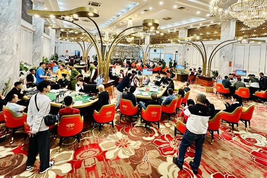 Hai đối tượng Trung Quốc cầm đầu sòng bạc 720 tỷ đồng trong khách sạn