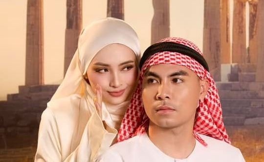 Cầu thủ Đức Huy chính thức công khai bạn gái hơn tuổi