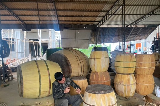 Làng nghề 11 đời làm trống ở Thanh Chương