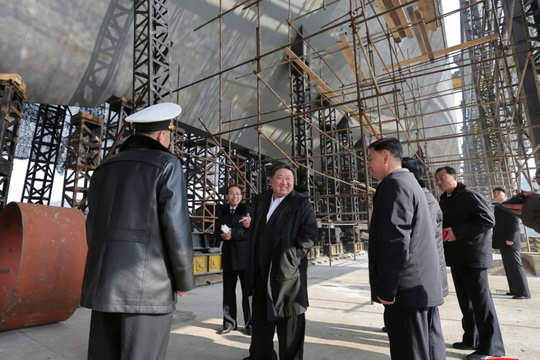 Triều Tiên tiết lộ về tàu ngầm chạy bằng năng lượng hạt nhân