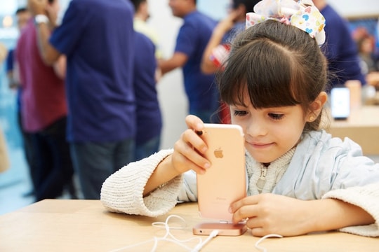 Apple bổ sung nhiều tính năng bảo vệ trẻ em vào iPhone