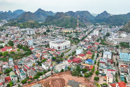 Khẩn trương xây dựng đề án tiếp tục sắp xếp bộ máy cấp tỉnh, huyện, xã