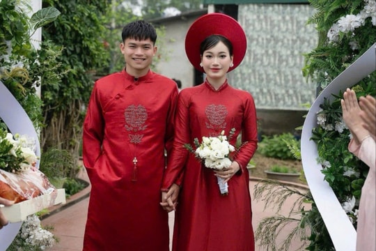 Hậu vệ Hồ Văn Cường tổ chức lễ ăn hỏi trước ngày hội quân cùng U22 Việt Nam