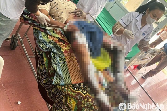 Người đàn ông bị bỏng nặng nghi do điện thoại phát nổ khi sạc