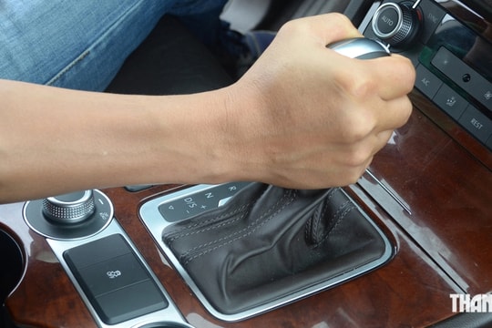 Khi nào dùng chế độ chuyển số tay trên ô tô số tự động?