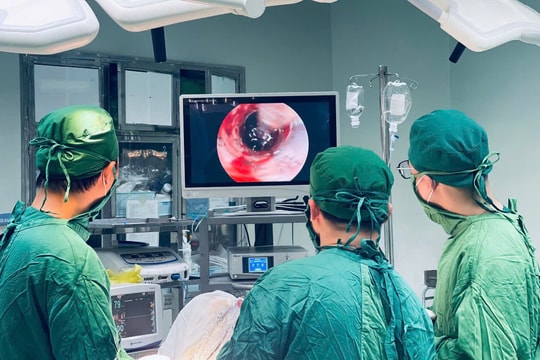 Bệnh viện Hữu nghị Đa khoa Nghệ An phẫu thuật nội soi lấy máu tụ cứu sống bệnh nhân xuất huyết não