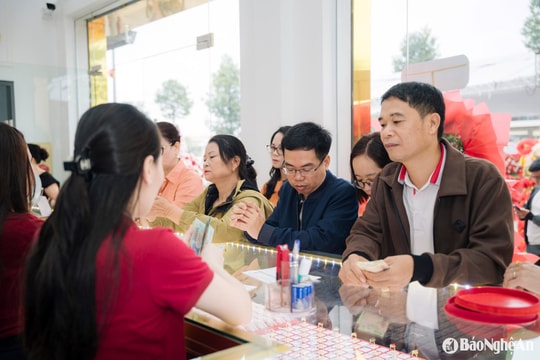 Giá vàng Nghệ An hôm nay 12/3 đạt 95 triệu/lượng: Giao dịch tăng mạnh chiều mua vào