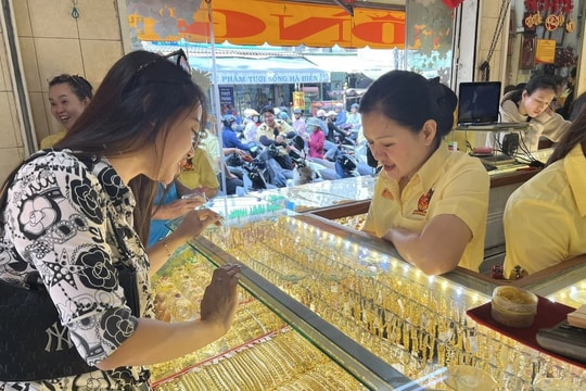 Giá vàng hôm nay 13/3/2025: Giá vàng thế giới và vàng trong nước tăng đạt kỷ lục mới