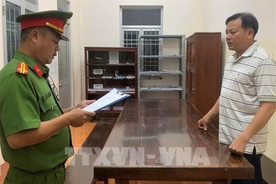 Tạm giam 2 cựu cán bộ ngân hàng liên quan việc giải ngân sai quy định