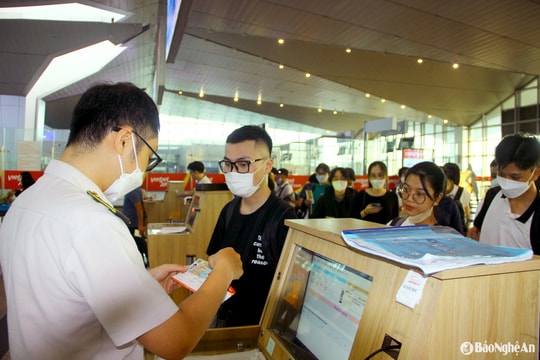 Giá vé máy bay dịp lễ 30/4 – 1/5 rục rịch tăng cao