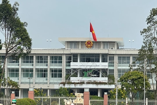 Lý do gần 1.200 cán bộ nghỉ việc ở Cần Thơ