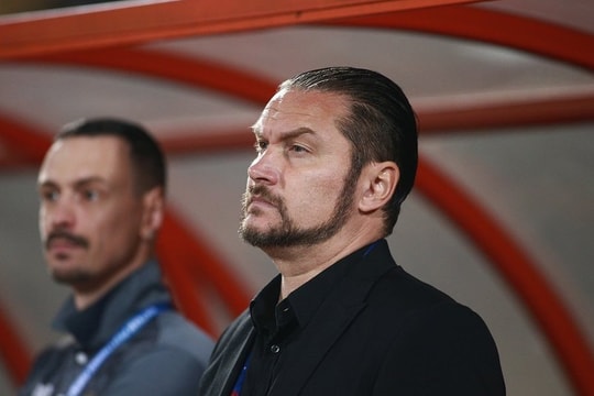 'Ronaldo xứ Nghệ' thành đồng đội mới của Công Phượng; Chia tay CLB Thanh Hóa, huấn luyện viên Popov được 4 đội săn đón